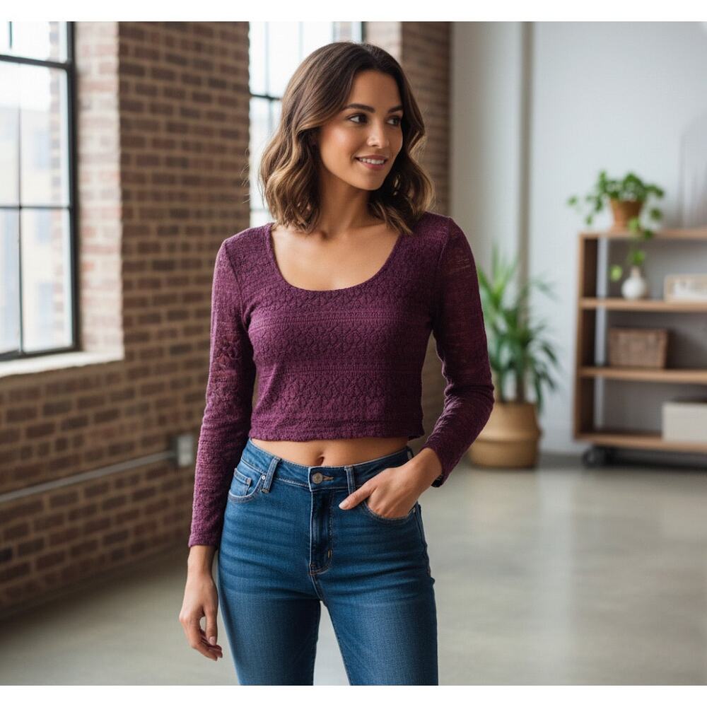 Urban Outfitters Pins & Needles Romantic Plum Lace Crop Top Medium
